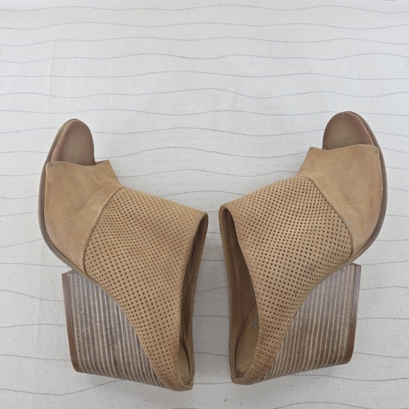 Miz Mooz Womens Leather Slide Wedge Sandals Kenzie Wheat Heels Shoes Size 38 - Picture 9 of 15